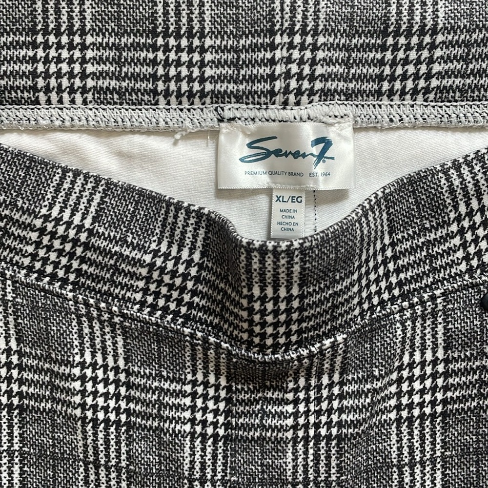 Seven7 Pull on Legging - Picture 2 of 5